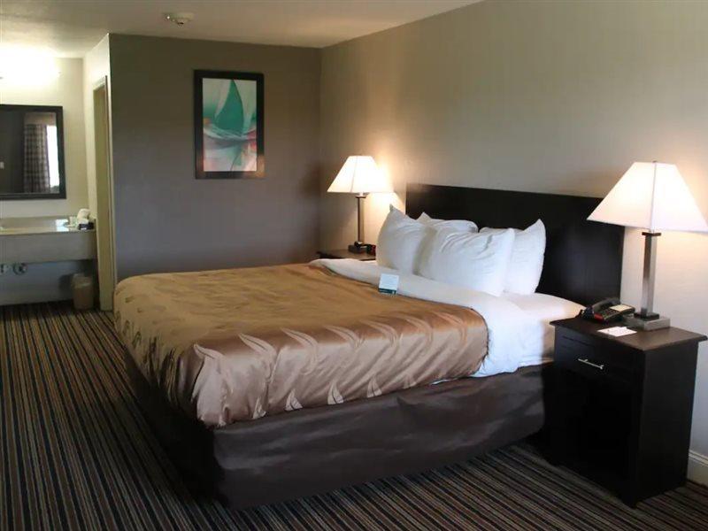 Quality Inn And Suites Port Arthur Nederland Exterior foto